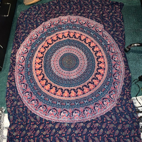 Beautiful tapestry - Picture 3 of 3